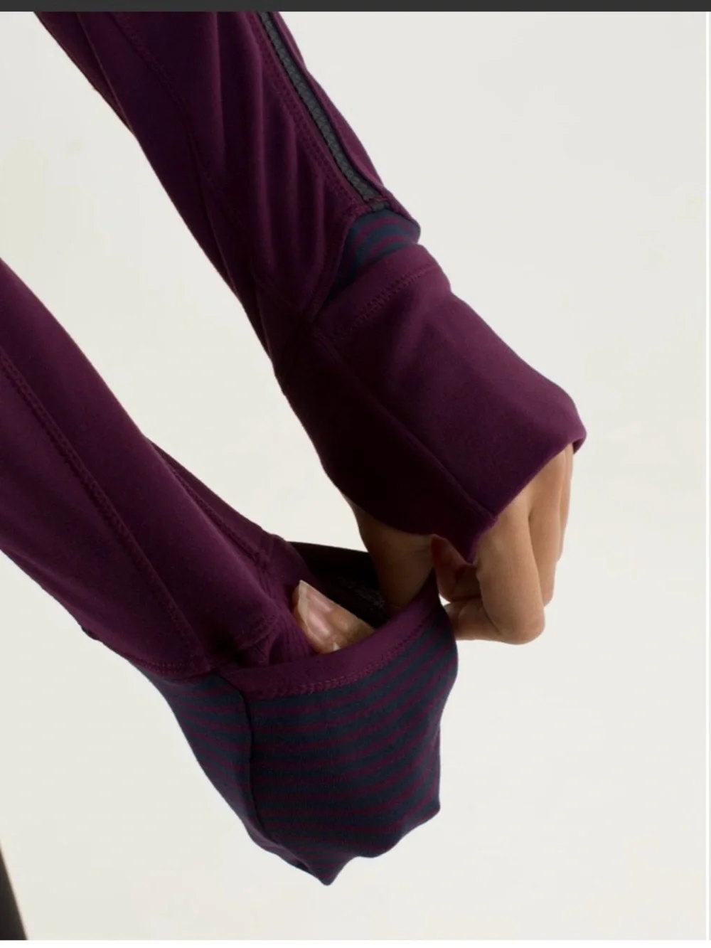 lululemon can’t stop jacket size 6?**